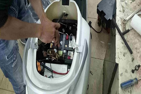 lắp bình ắc quy xe điện vespa đà nẵng
